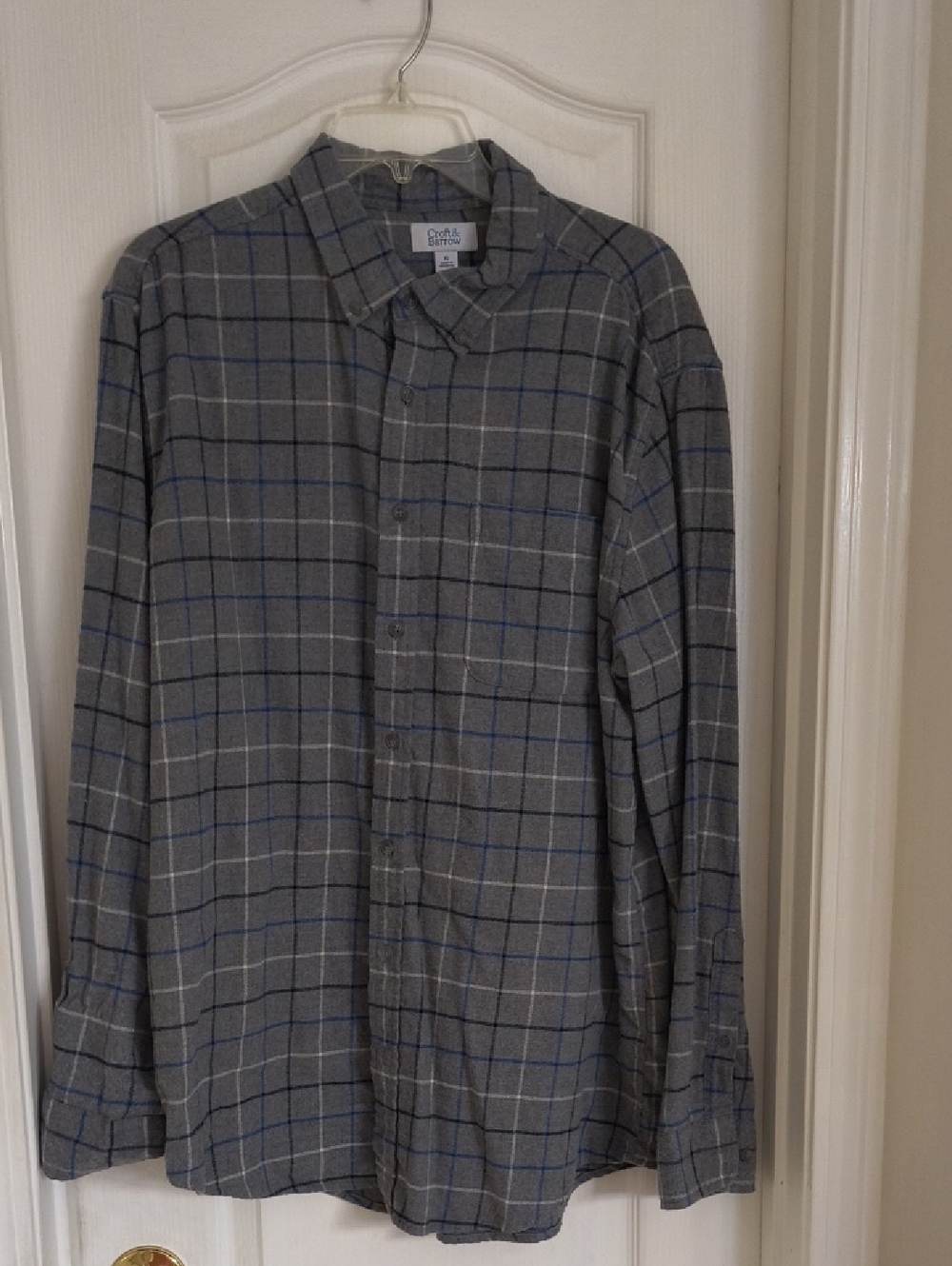 croft & barrow Gray and Blue Plaid Long-Sleeve Button-Down Shirt